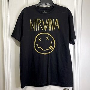 NWT Nirvana black short sleeve T-shirt with yellow face and logo. size large